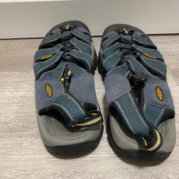 Keen Size 11.5 Men’s Blue Sandals. main image 4